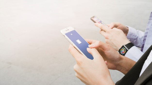 google photos messaging feature comments
