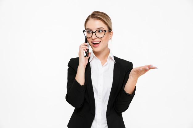 Voice Changer Allogag being used by a woman on phone