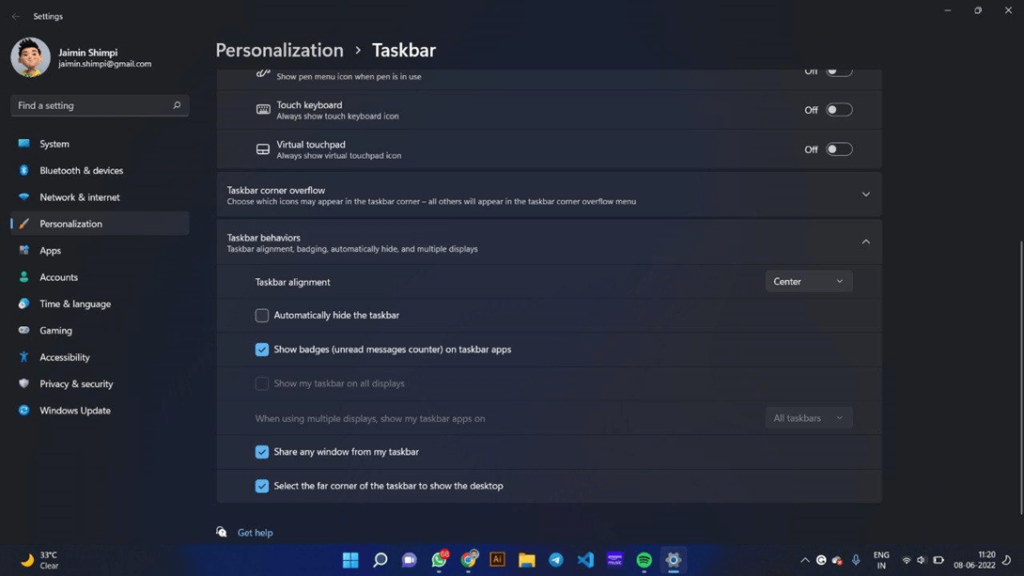 hide the Taskbar in Windows 11