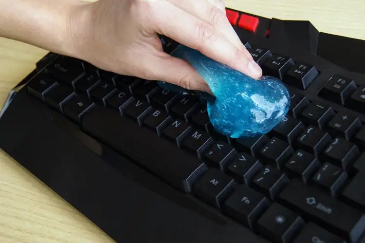 Clean Your Keyboard To Get Rid Of Grime And Dirt